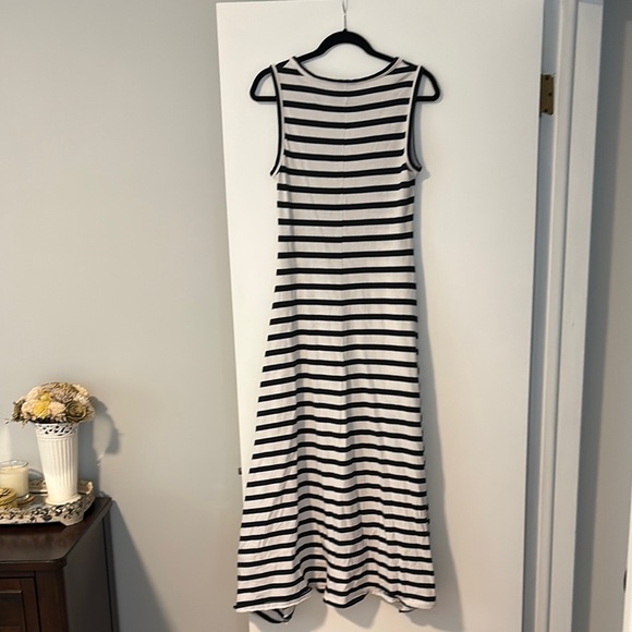 Navy and White Striped Sleeveless Dress - Picture 6 of 9